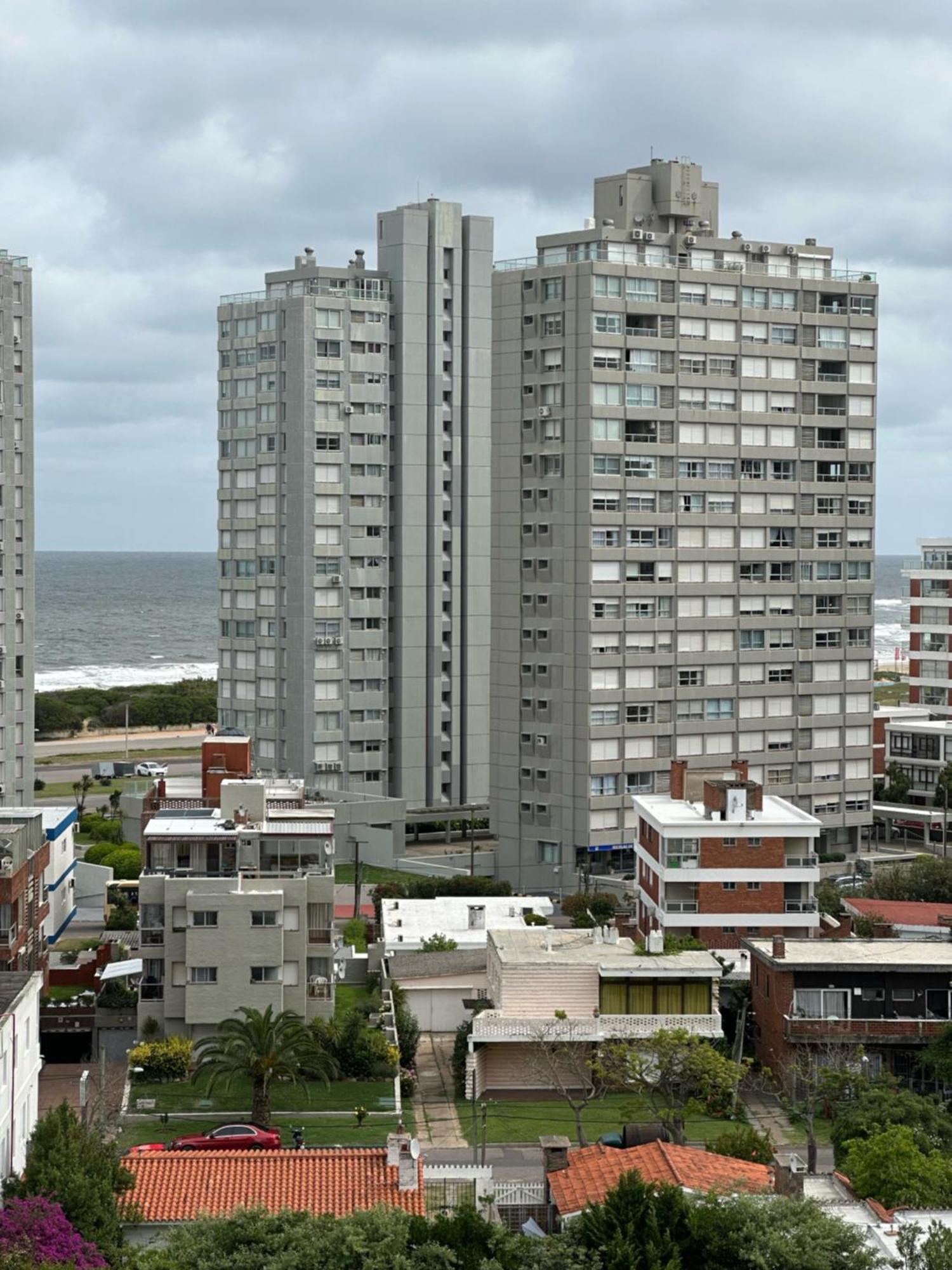 Hermoso Apartamento, Torre De Categoria Long Beach, En La Mejor Ubicacion De Punta Del Este Luaran gambar