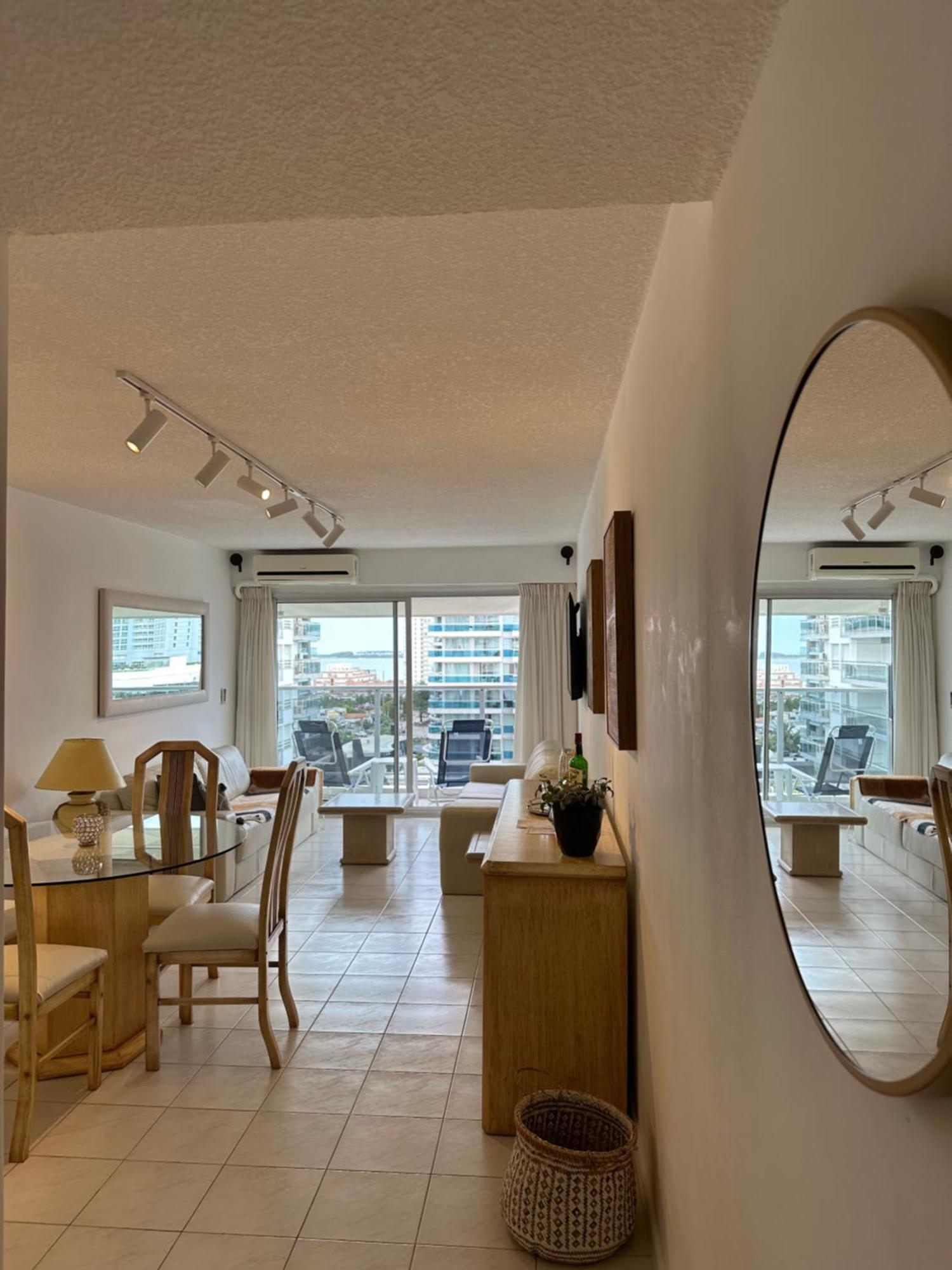 Hermoso Apartamento, Torre De Categoria Long Beach, En La Mejor Ubicacion De Punta Del Este Luaran gambar